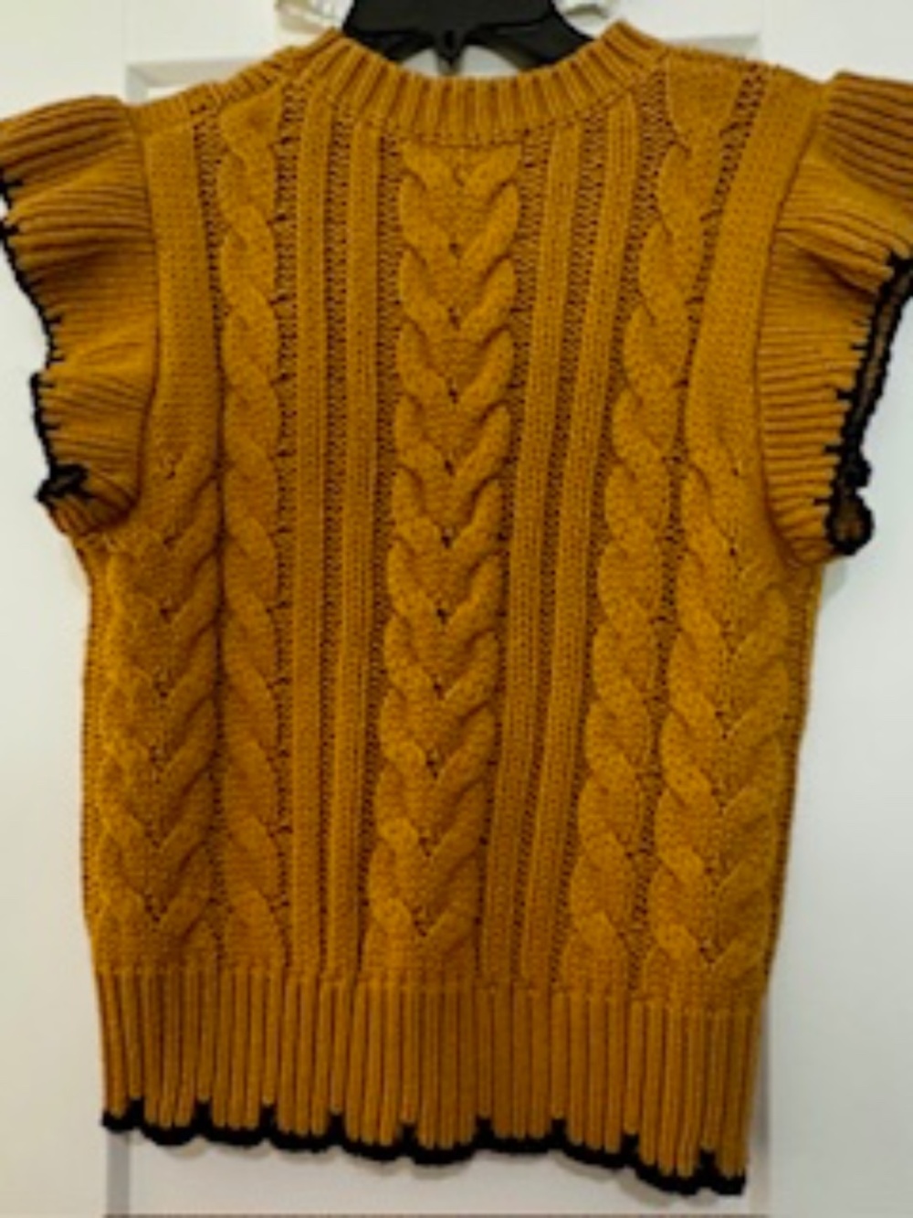 SHORT SLEEVE SWEATER